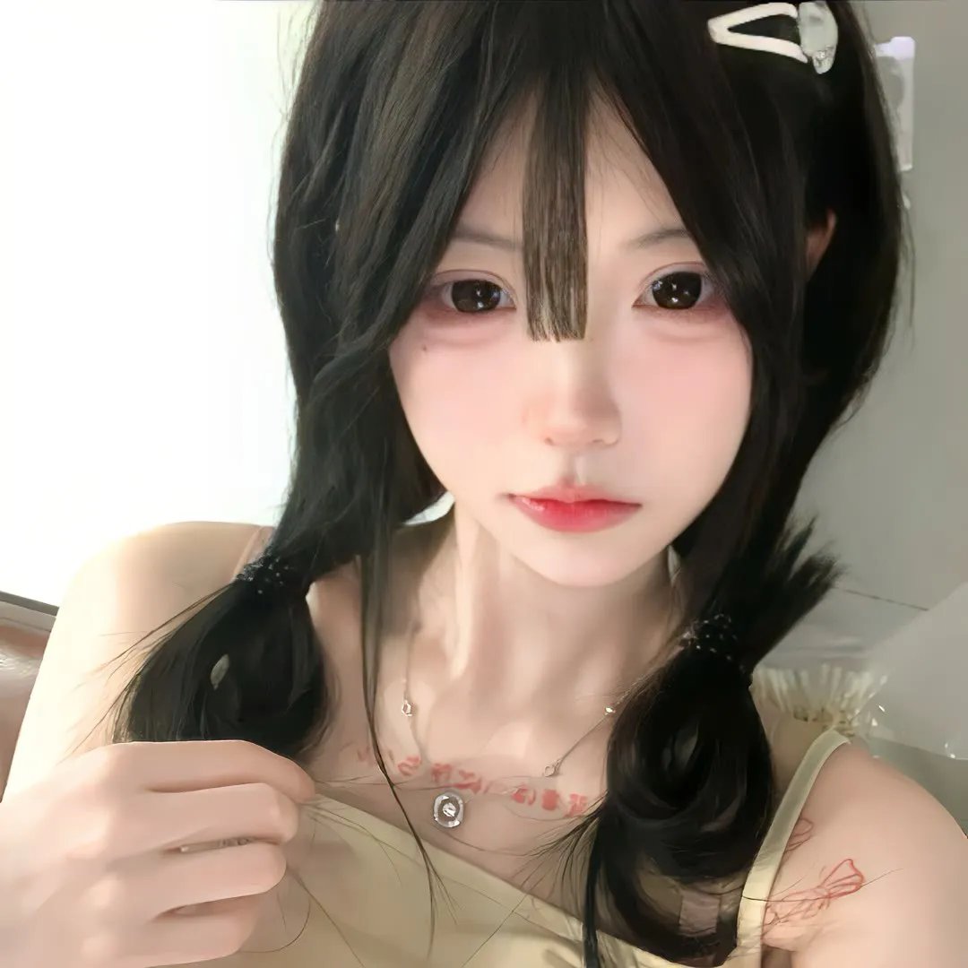 三个摩登女性